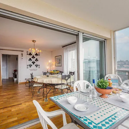 아파트 Les Coteaux Du Preconil-5 By Interhome