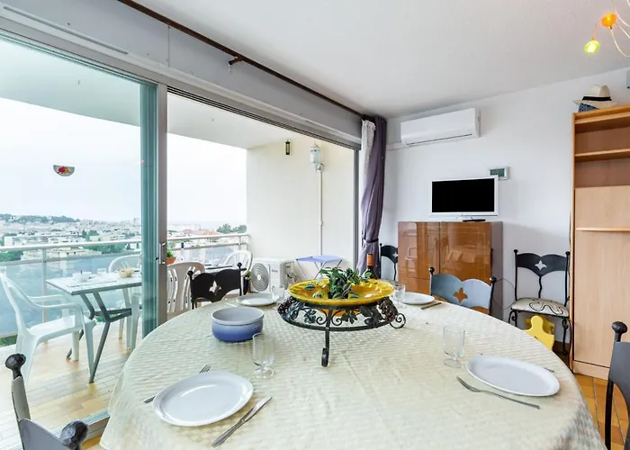 Apartment Les Coteaux Du Preconil-5 By Interhome *